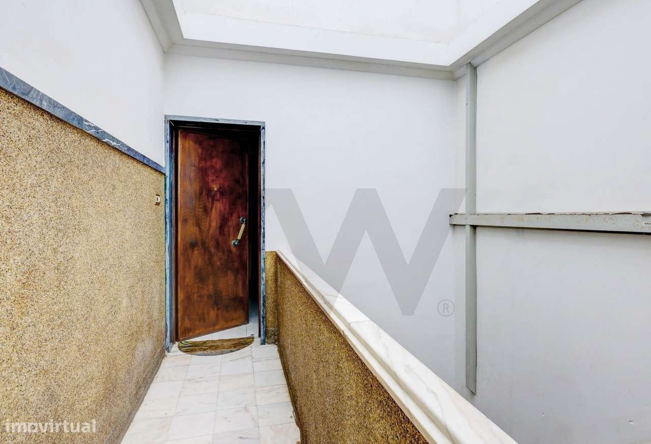 Apartamento T3 Monte da Caparica Rua General Humerto Delgado-45