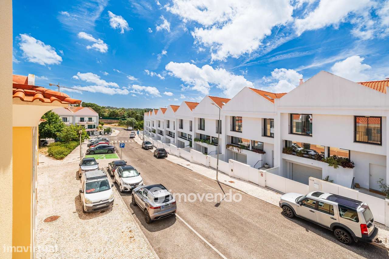Apartamento T3 com garagem, em condomínio com piscina, em Bicesse-44