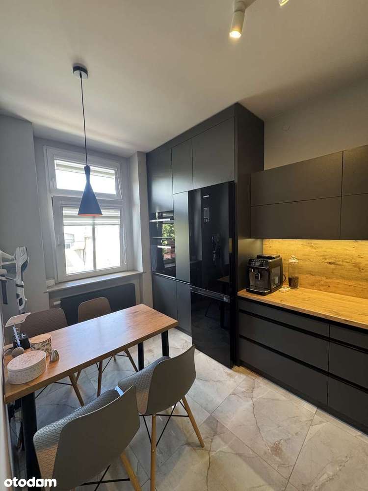 Zabytkowy dworek w centrum Zduńskiej Woli z ogromnym potencjałem - Pełny obrazek: 4/20