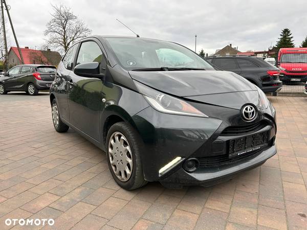 Toyota Aygo x-play - 1