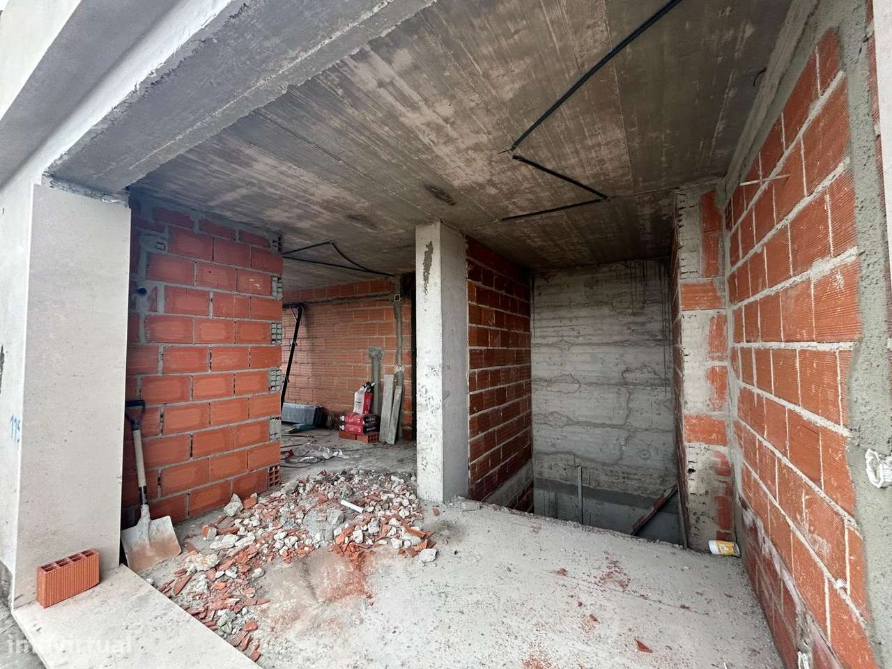 T3 Novo com varanda, terraço, garagem e ar condicionado-9