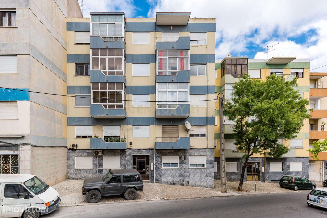 Apartamento T3 à Venda em Almada, Laranjeiro-26