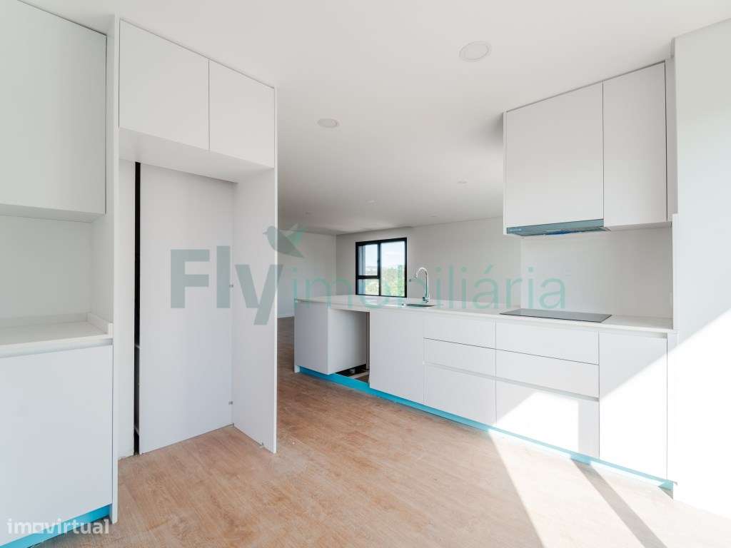 Apartamento T3 com Excelentes Áreas em Zona Central de Lousada-12