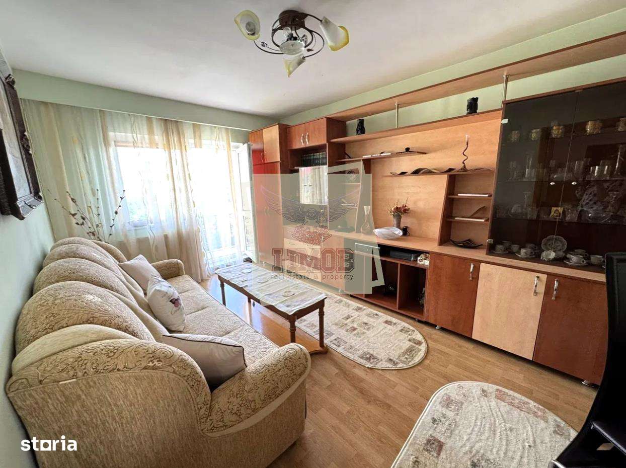 Apartament decomandat cu 3 camere 2 balcoane si pivnita in Valea Aurie-0