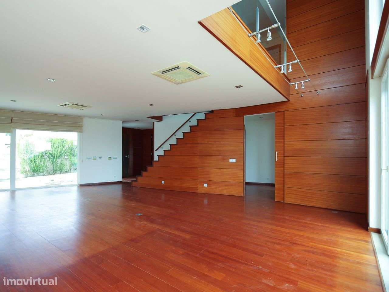 Moradia T6 com Piscina no Centro da Cidade - Grande imagem: 2/28