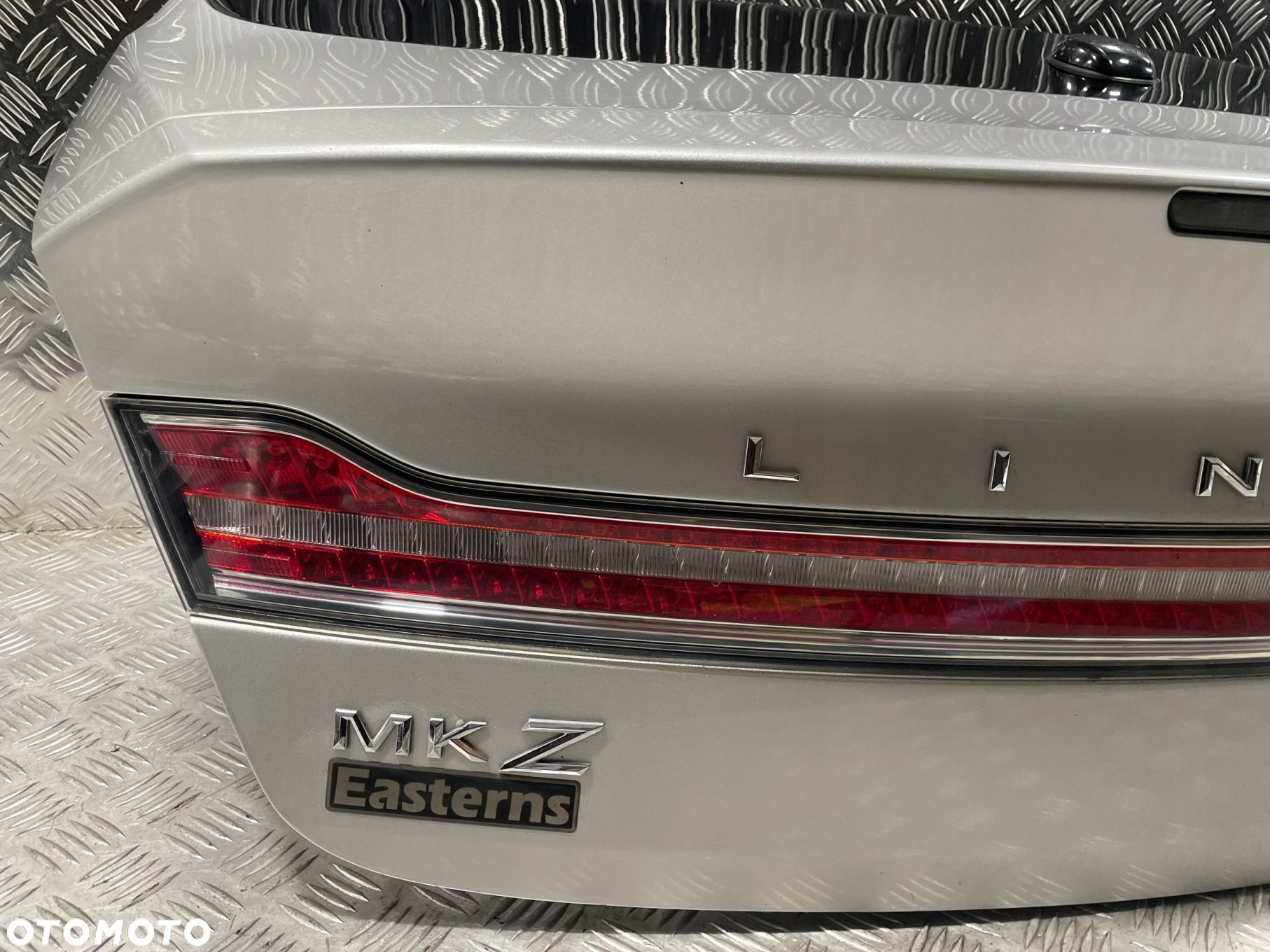 KLAPA BAGAŻNIKA LINCOLN MKZ 2013-2020 UX - 10