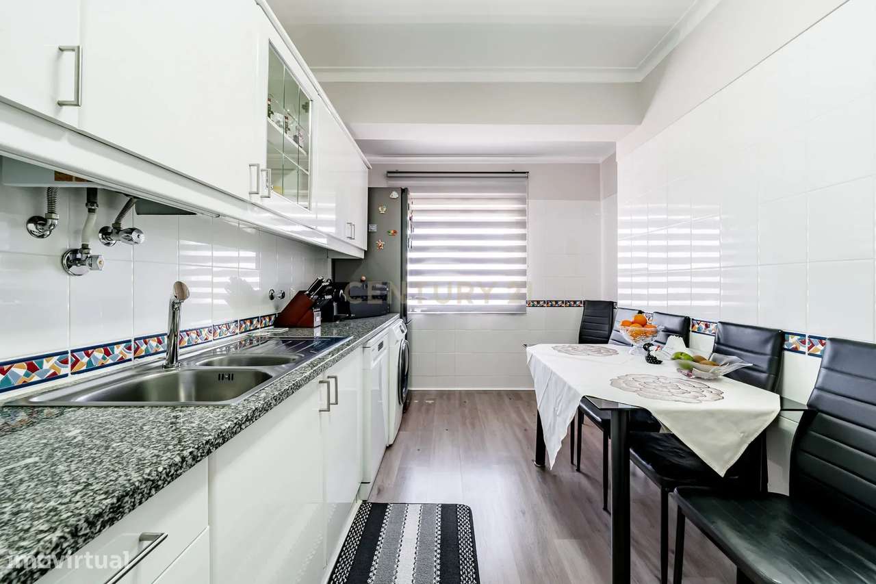 Apartamento T2 em Rio de Mouro, Sintra.-9