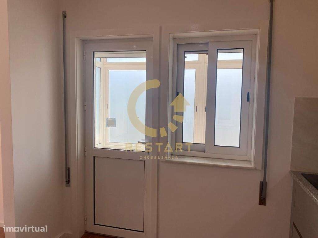 T3 em Águas Santas com 3 frentes, totalmente renovado com muita lumino-24