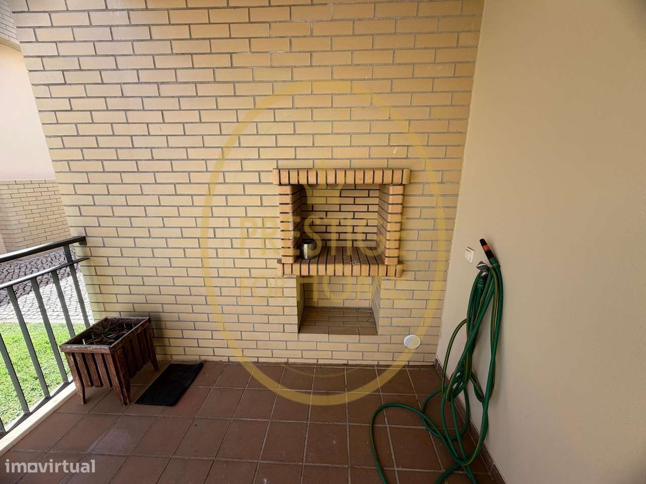 Moradia T5 com Piscina e Garagem Fechada em Condomínio Privado – Boliq-45