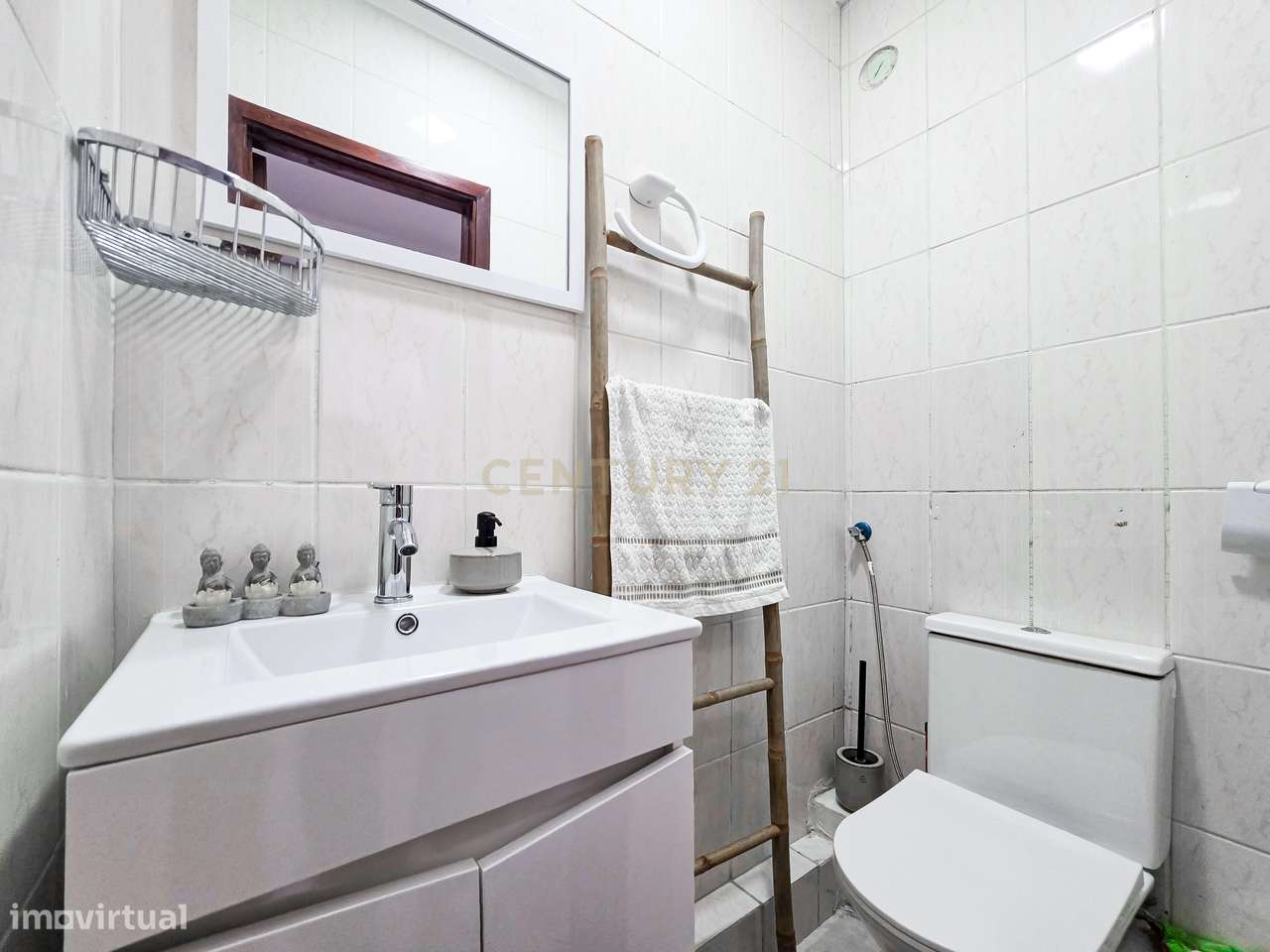 Apartamento T3 nas Fontainhas com excelente luz natural-9