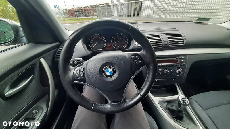 BMW Seria 1 116i - 8