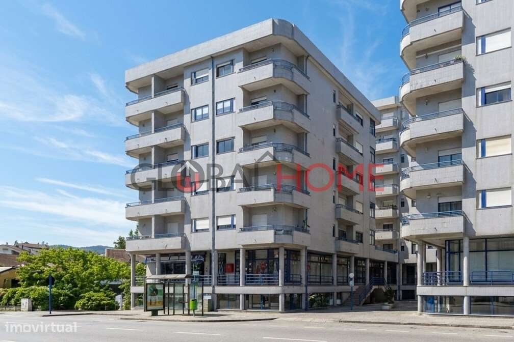 Apartamento T2 no centro de São Pedro da Cova-0