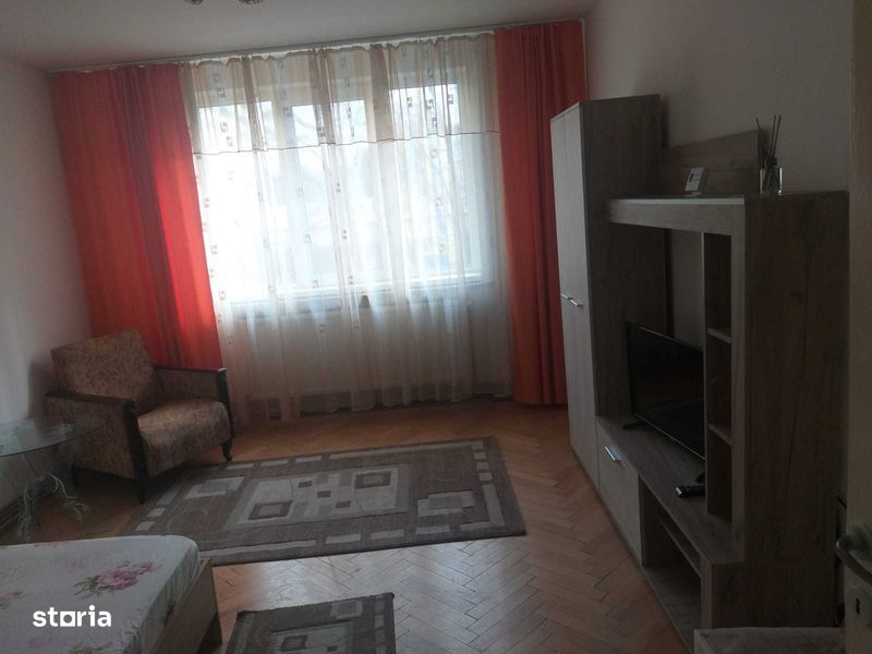 Inchiriez apartament 2 camere, zona garii, bdul Carol I