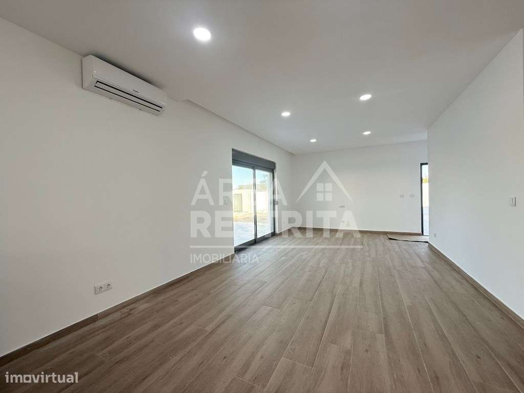 Moradia T3 em terreno de 360m2 em Fernão Ferro, Quinta da Lobateira - Grande imagem: 4/15