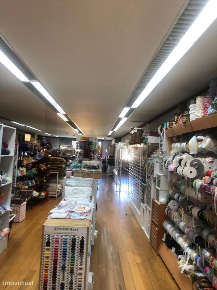 Prédio Urbano, rés-do-chão, 1º e 2º andares - comércio e escritórios - Grande imagem: 5/14