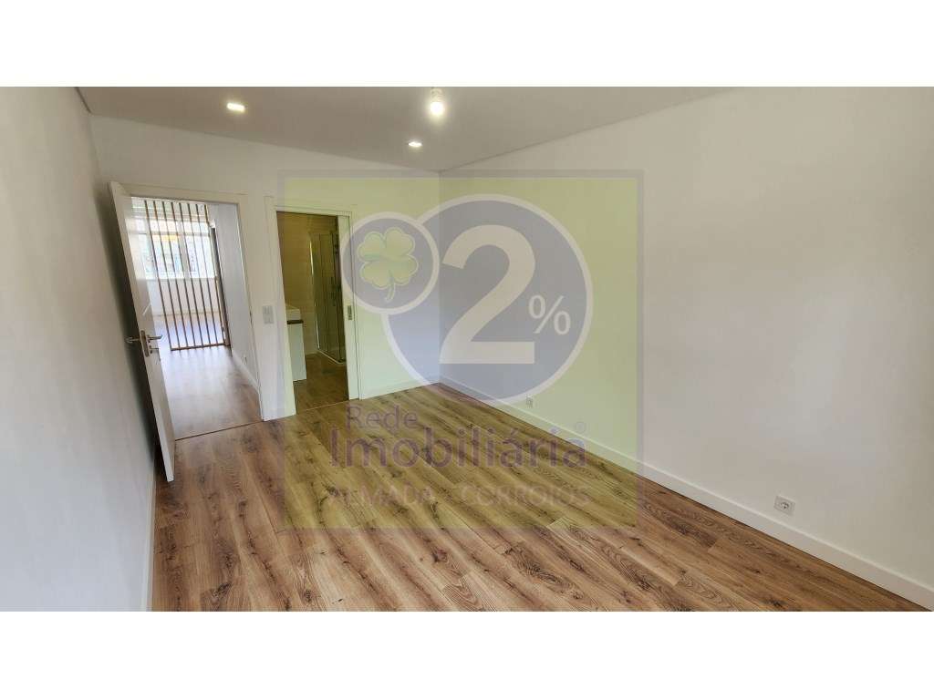 Apartamento T3, transformado em T2-8