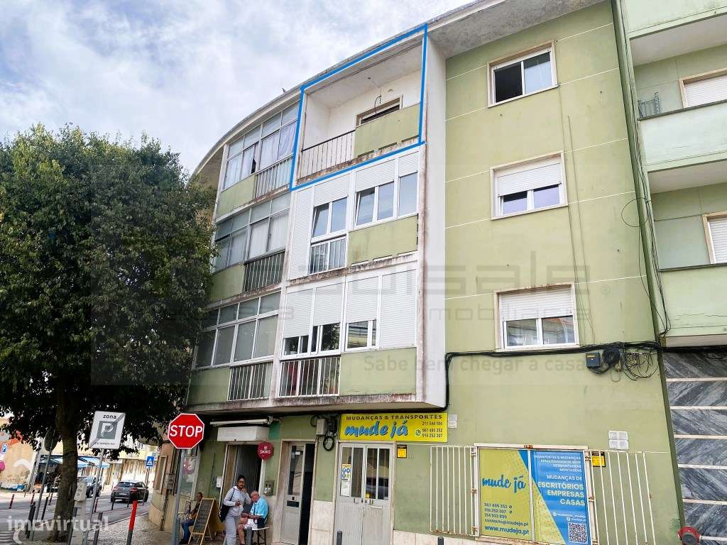 T2 com Varanda Totalmente Remodelado - Mina Amadora-0