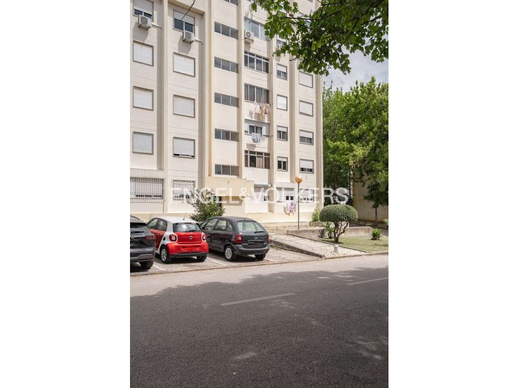 Apartamento T3 no Monte da Caparica-23