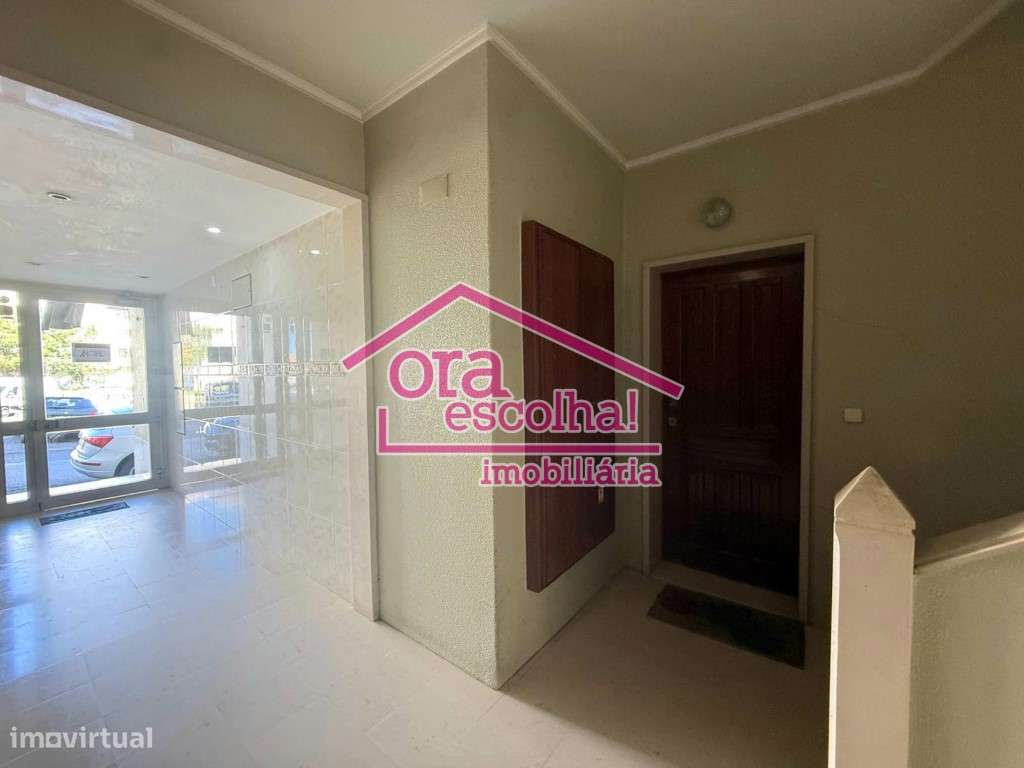T2 de 1994 com 84 m2, 2 WC's, Rés do chão alto no Fogueteiro - Amora!-12