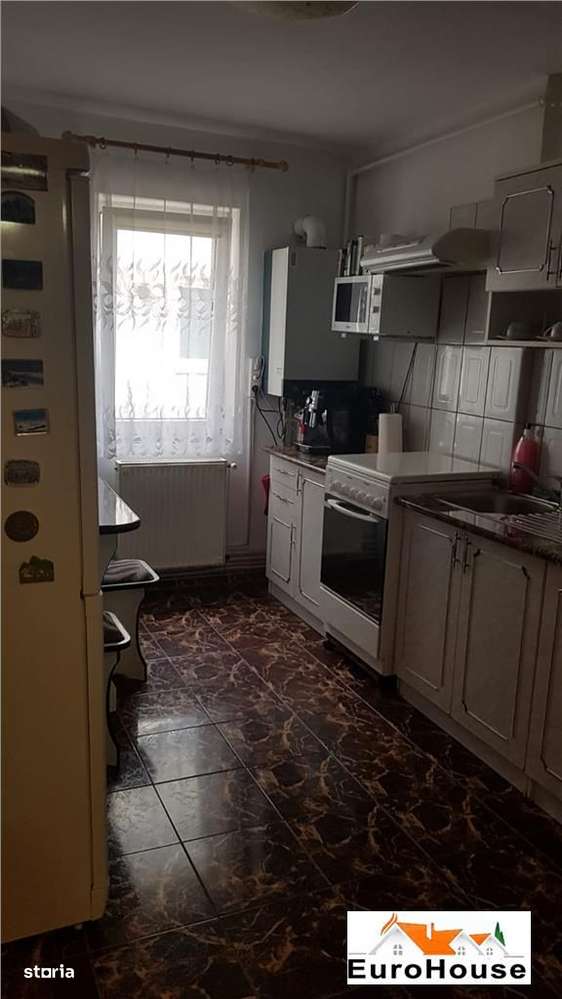 Apartament 3 camere de vanzare in Alba Iulia - Imagine principală: 5/10