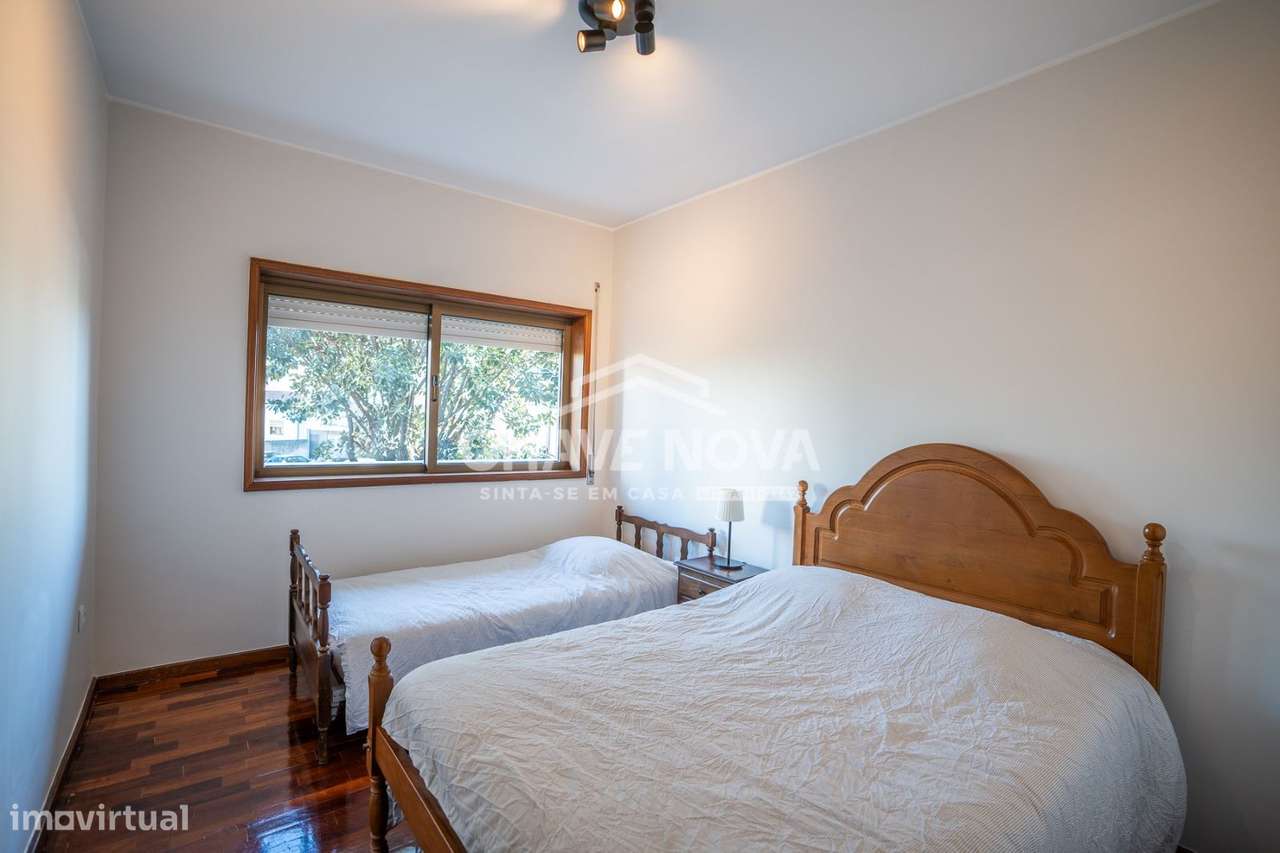 Apartamento T2  c/ Garagem, Varanda e Arrumos em Matosinhos-5