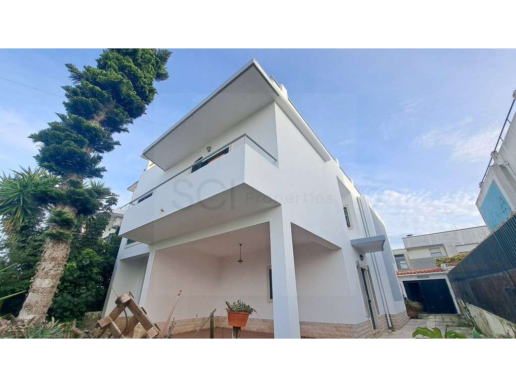 Moradia T3 +1 independente com garagem e piscina em Sesimbra-44