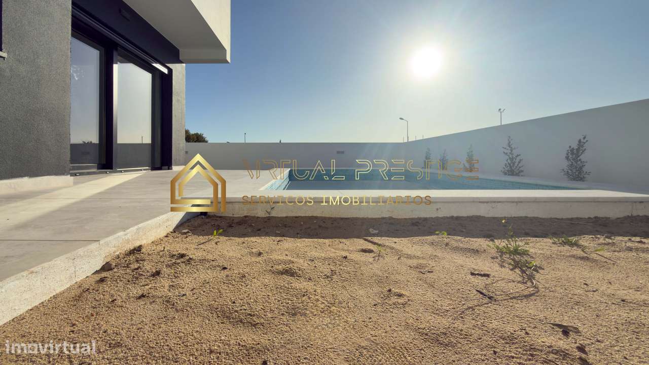 Moradia T4 moderna na Charneca da Caparica com piscina, jardim e ga...-26