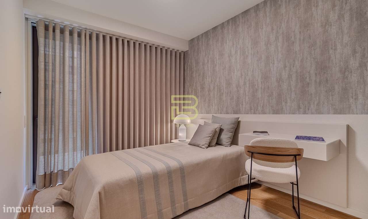 T2 nos Jardins da Arrábida, com vista ampla e desafogada sobre o Rio D-6