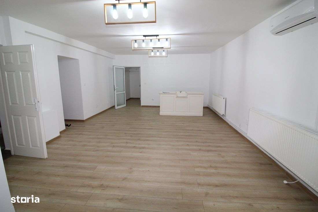 Vând spațiu comercial în Hunedoara, Central-Union, 52,5mp - Imagine principală: 2/9