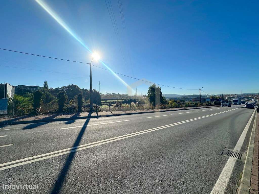 Vende-se terreno de construção. À Face da N14, em Ribeirão. - Grande imagem: 4/5