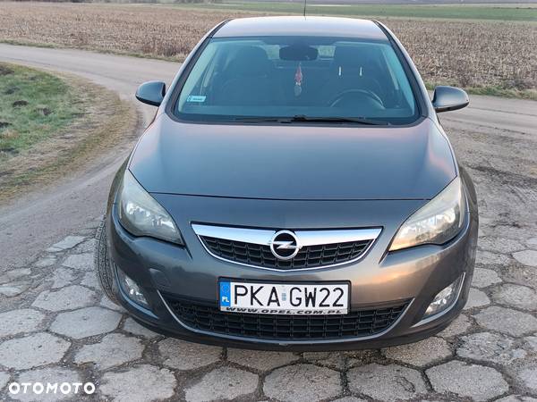 Opel Astra IV 1.7 CDTI Cosmo - 1