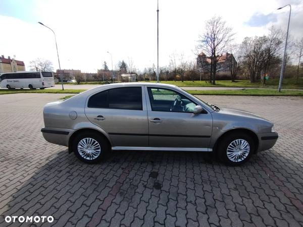 Skoda Octavia 1.6 Tour - 7