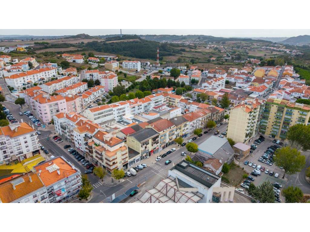Apartamento T3 remodelado para venda no Sobral de Monte Agraço-28