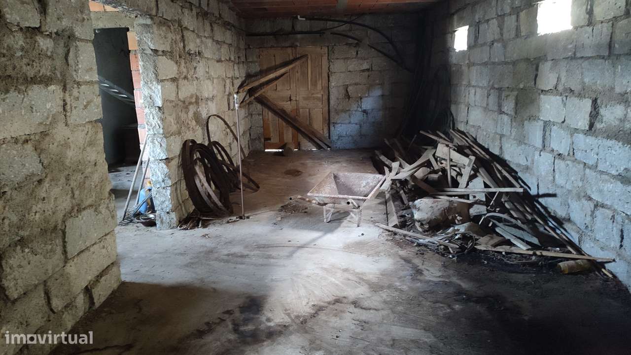 Moradia individual, com terreno, em Rendufe, Amares-33