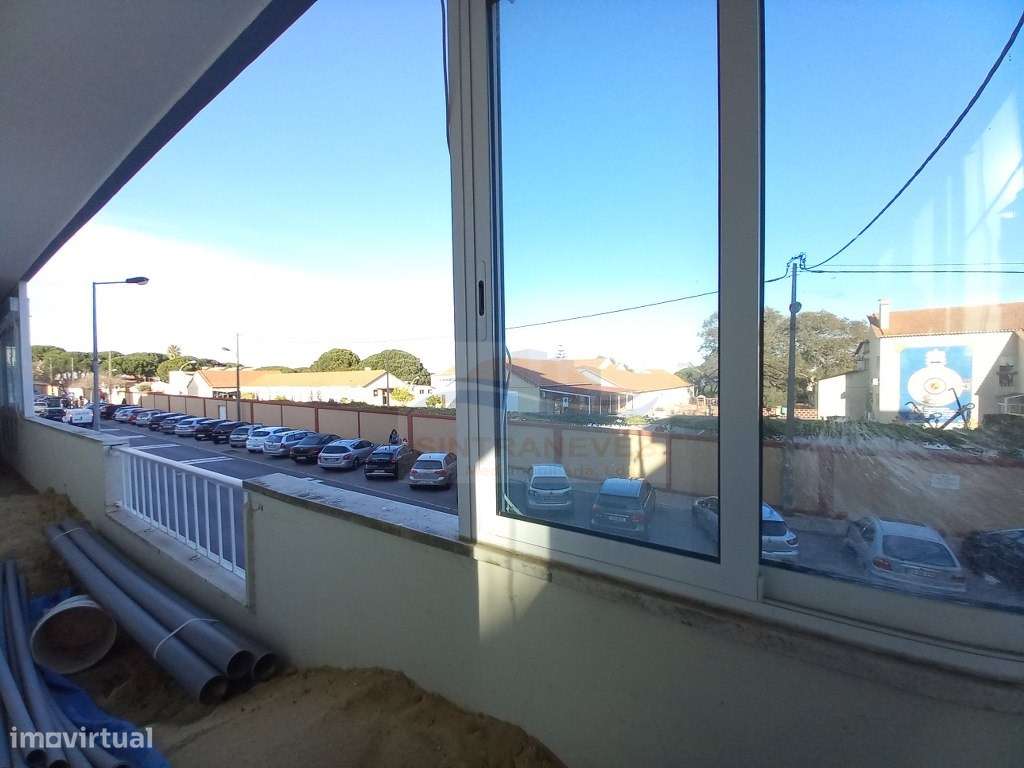 Lindo Apto T4 , totalmente remodelado num 1º andar, junto à Base Na...-41