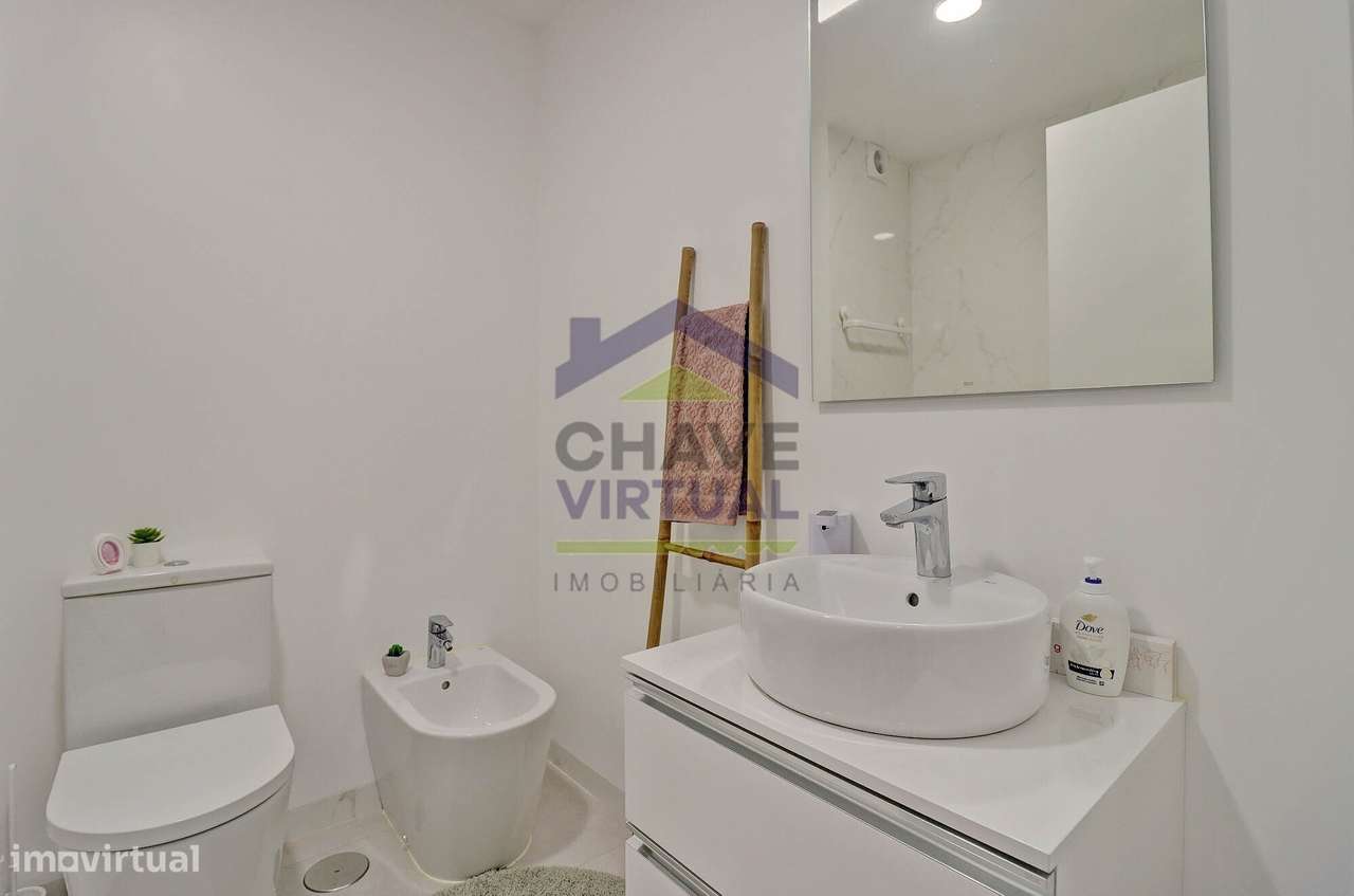 Excelente Apartamento T3 com Garagem - Centro Bombarral-18