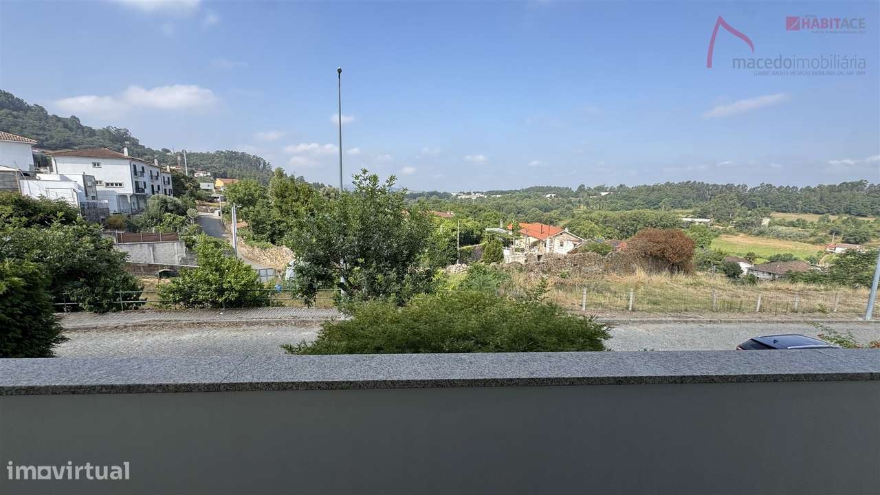 Moradia Isolada T3 com Piscina em Adaufe, Braga-39