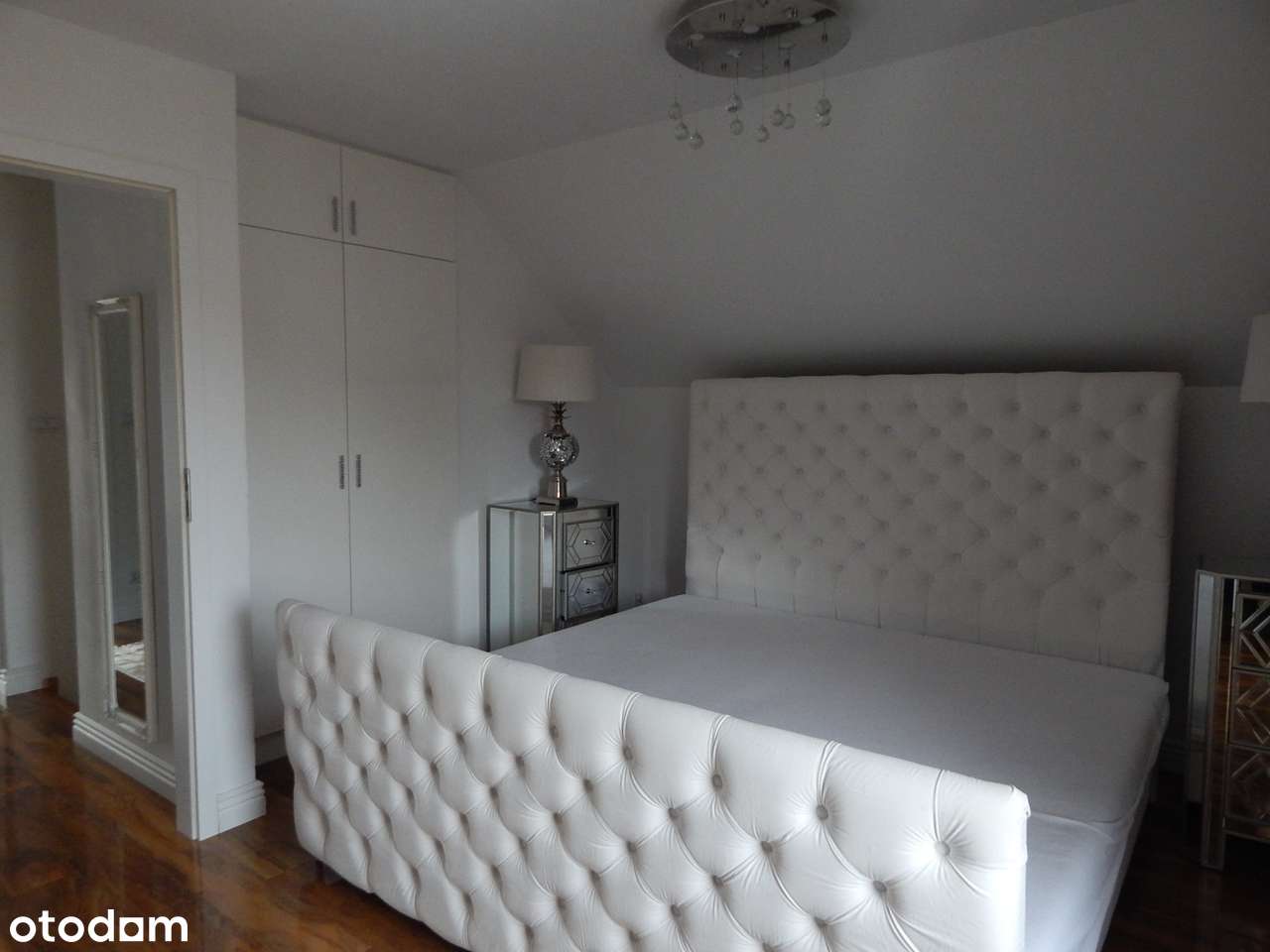 nieduży dom w ciekawym miejscu-17