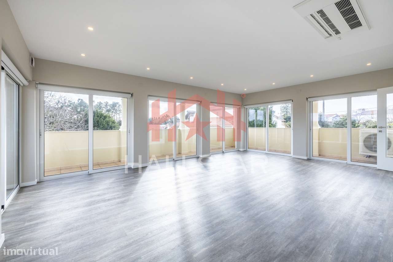 Moradia de Luxo T4 / Lote com 890m² / Marinha Grande-32