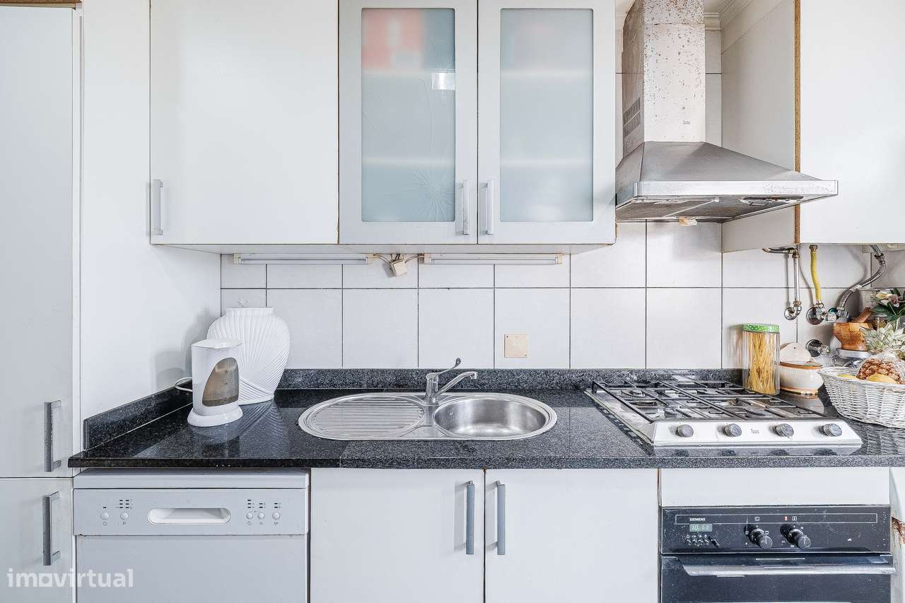 T3 em Mem Martins muito luminoso-13