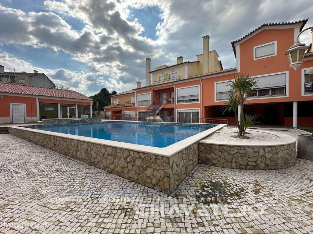 Duplex com garagem na cave em condomínio privado na bela cidade de ...-28