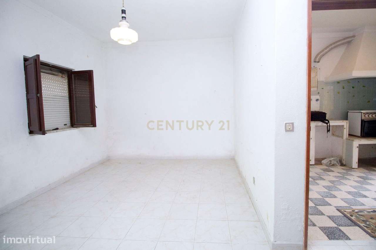 Moradia T2 para Remodelação nas Pontes-21