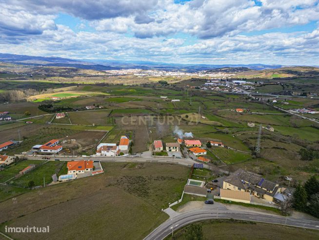 Oportunidade Única: Moradia em Bragança por 130.000€-8