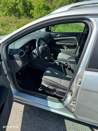 Ford Focus 1.6 Ti-VCT Sport - 8