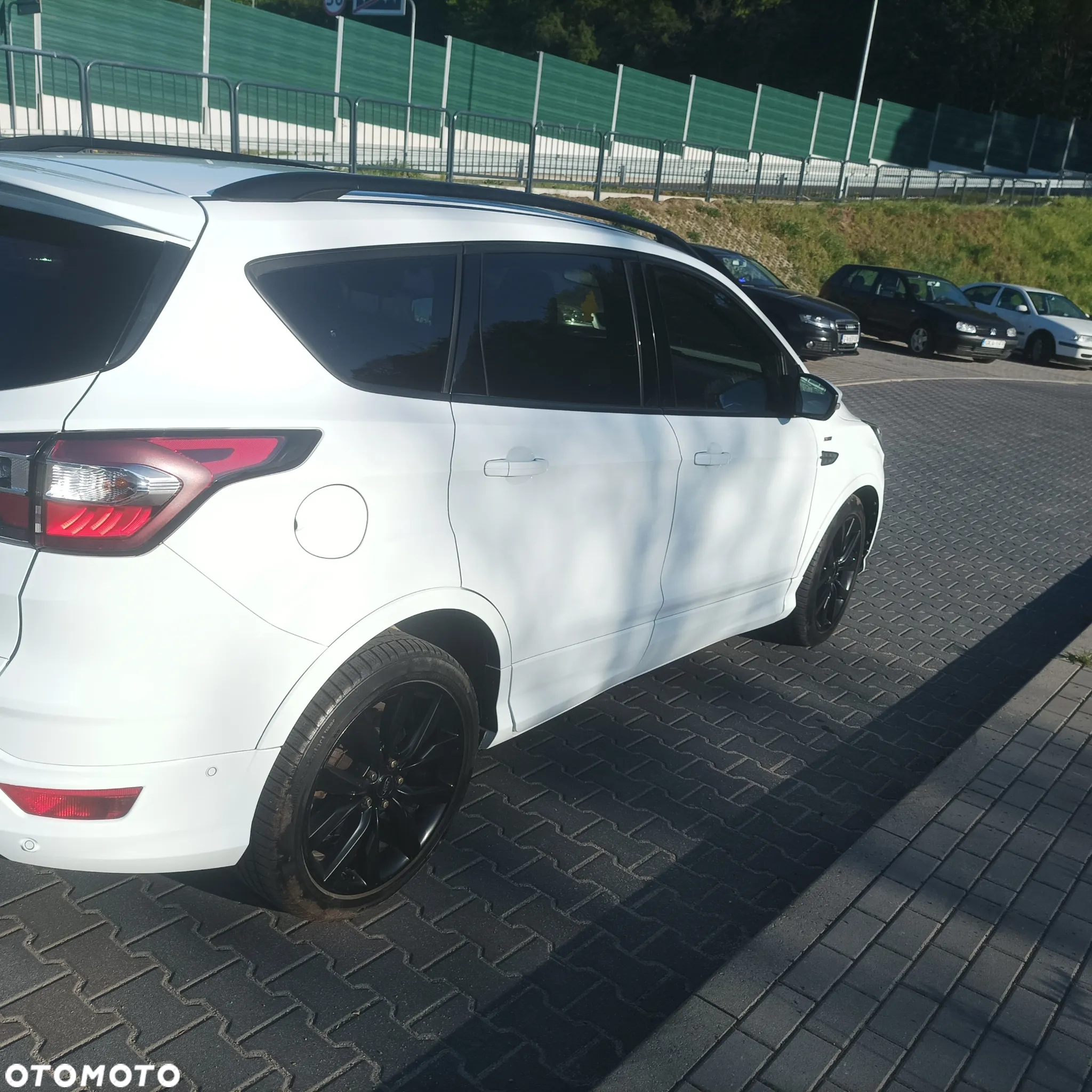 Ford Kuga - 4