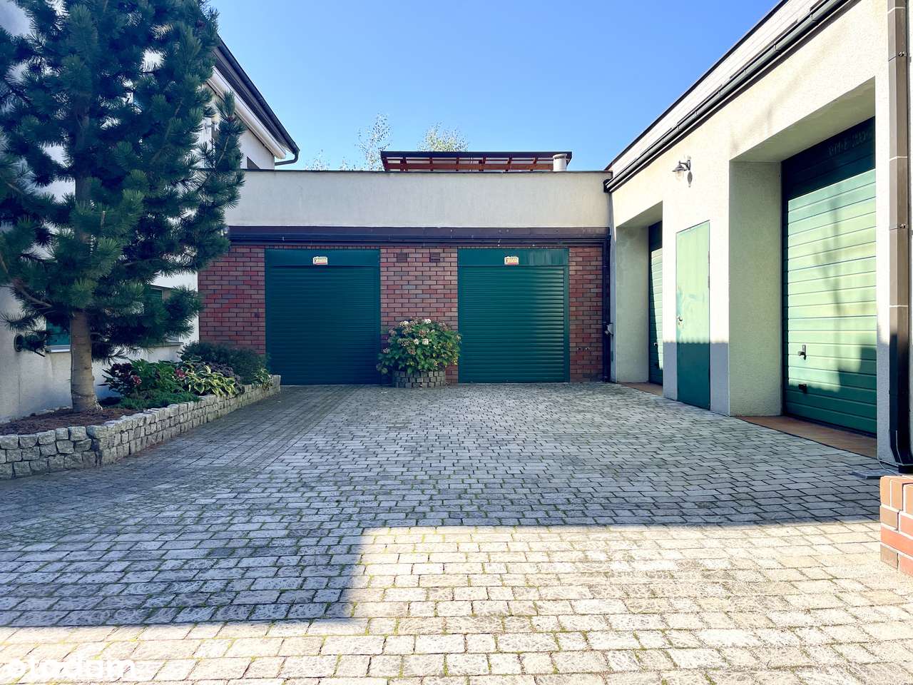 Dom Mieszkalny 300 m² + Pomieszczenie Usługowe 190 m²-7