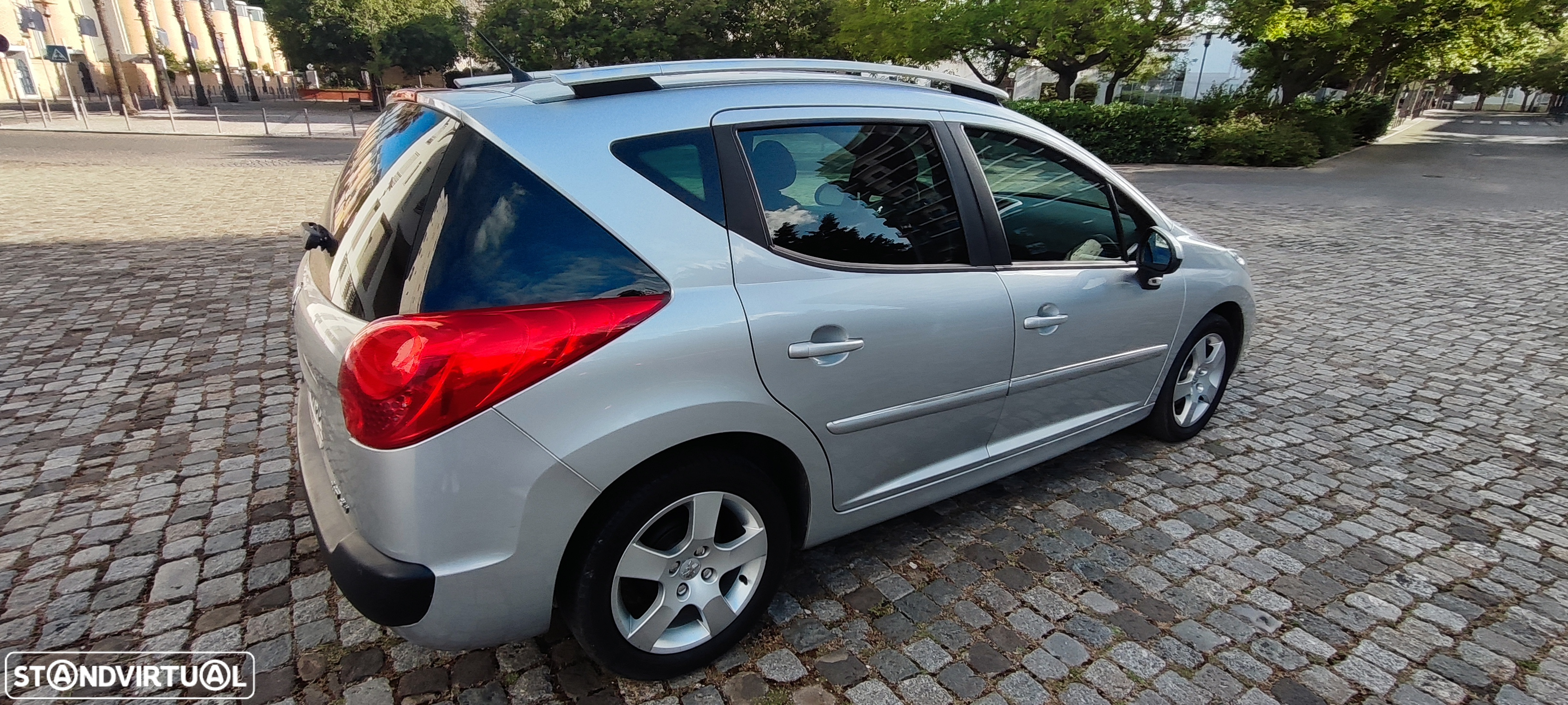 Peugeot 207 SW 1.6 HDi SE Sportium - 21