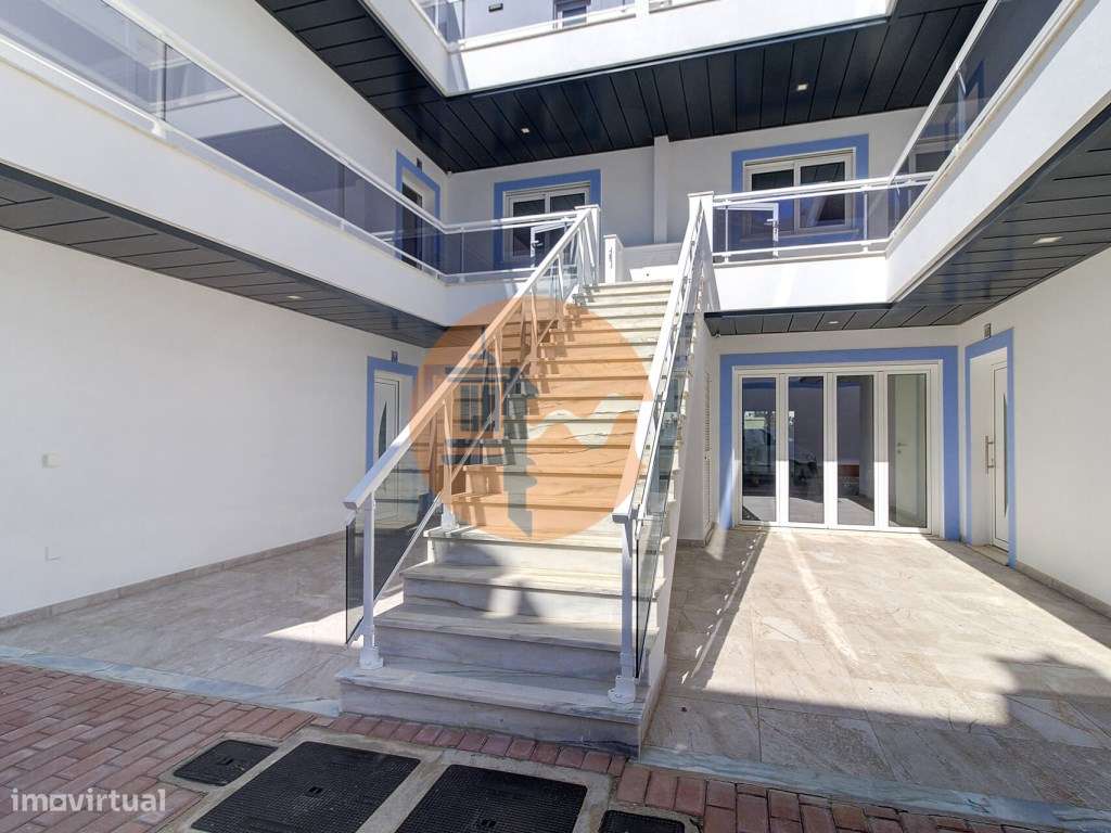 T1+3 Duplex com Garagem e Acesso Direto à Praia - Manta Rota - Grande imagem: 4/85