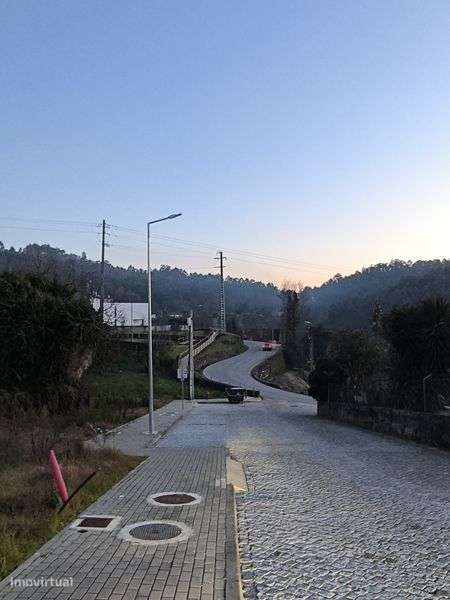 Terreno para construção de um vivenda individual - Grande imagem: 4/6