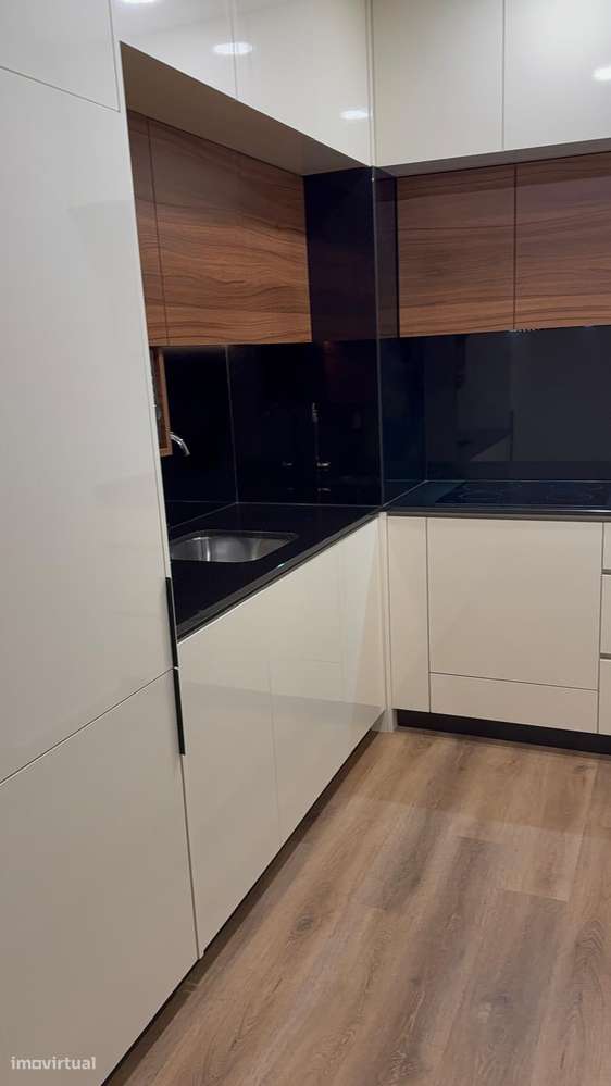 Excelente T4 na Rua João Lúcio Azevedo, Porto - Grande imagem: 4/38